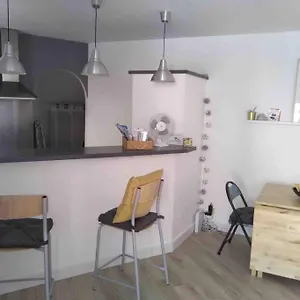Agreable Maison De Village 57m2 Au Coeur Du Thor Hébergement de vacances Le Thor